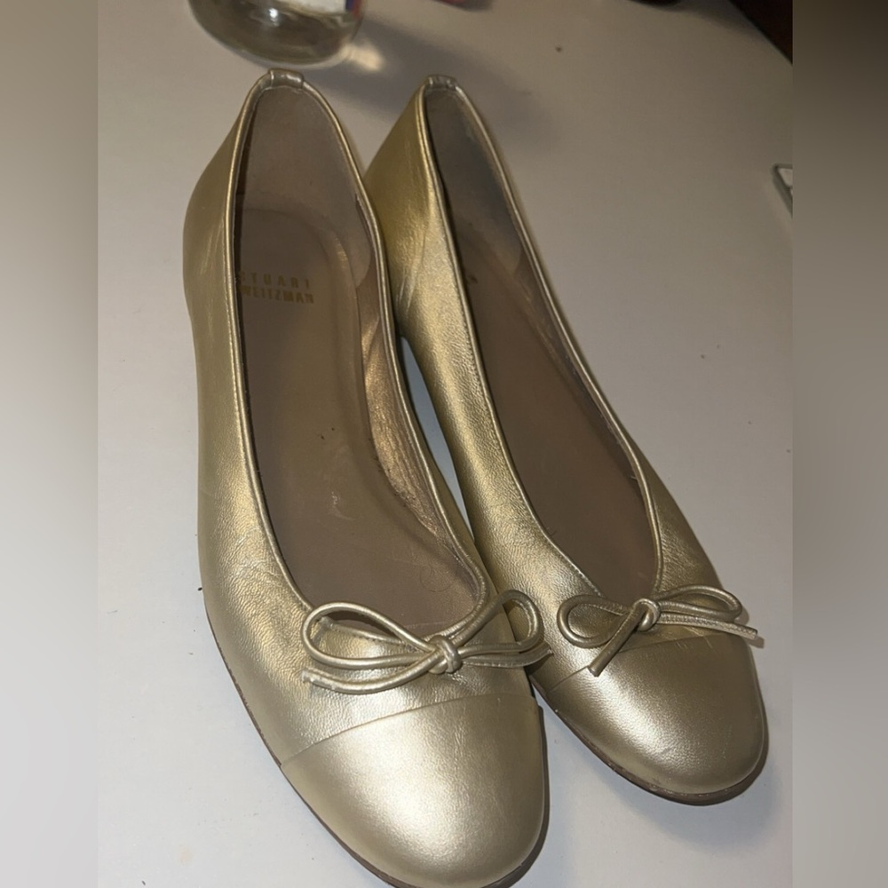 STUART WEITZMAN GOLD FLATS